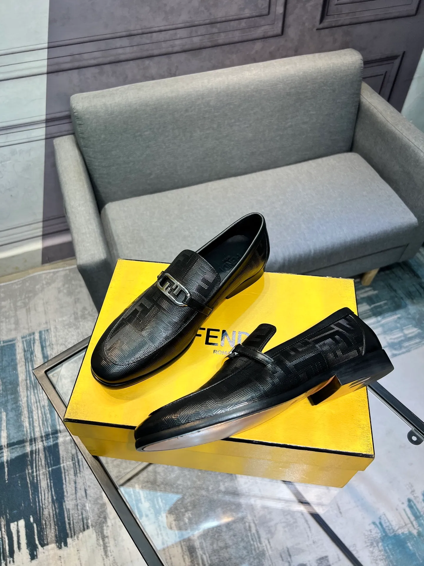 Men's shoes 💰940 [FENDI] Fendi men's business casual leather shoes imported brand cloth/calf leather/open edge beads/brand logo printing -Inner lining: comfortable cowhide lining -Outsole: genuine leather outsole with rubber backing embedded in the heel, perfect injection molding -Super high quality control·Fine workmanship: highlighted (high-end·luxury·grade) -Size: 39-44.38.45.46 Customized, non-returnable